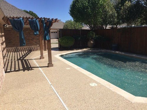Pool deck, textured chip system — Pool Decks — photo 2