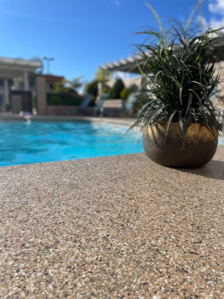 Pool deck, textured chip system — Pool Decks — photo 6